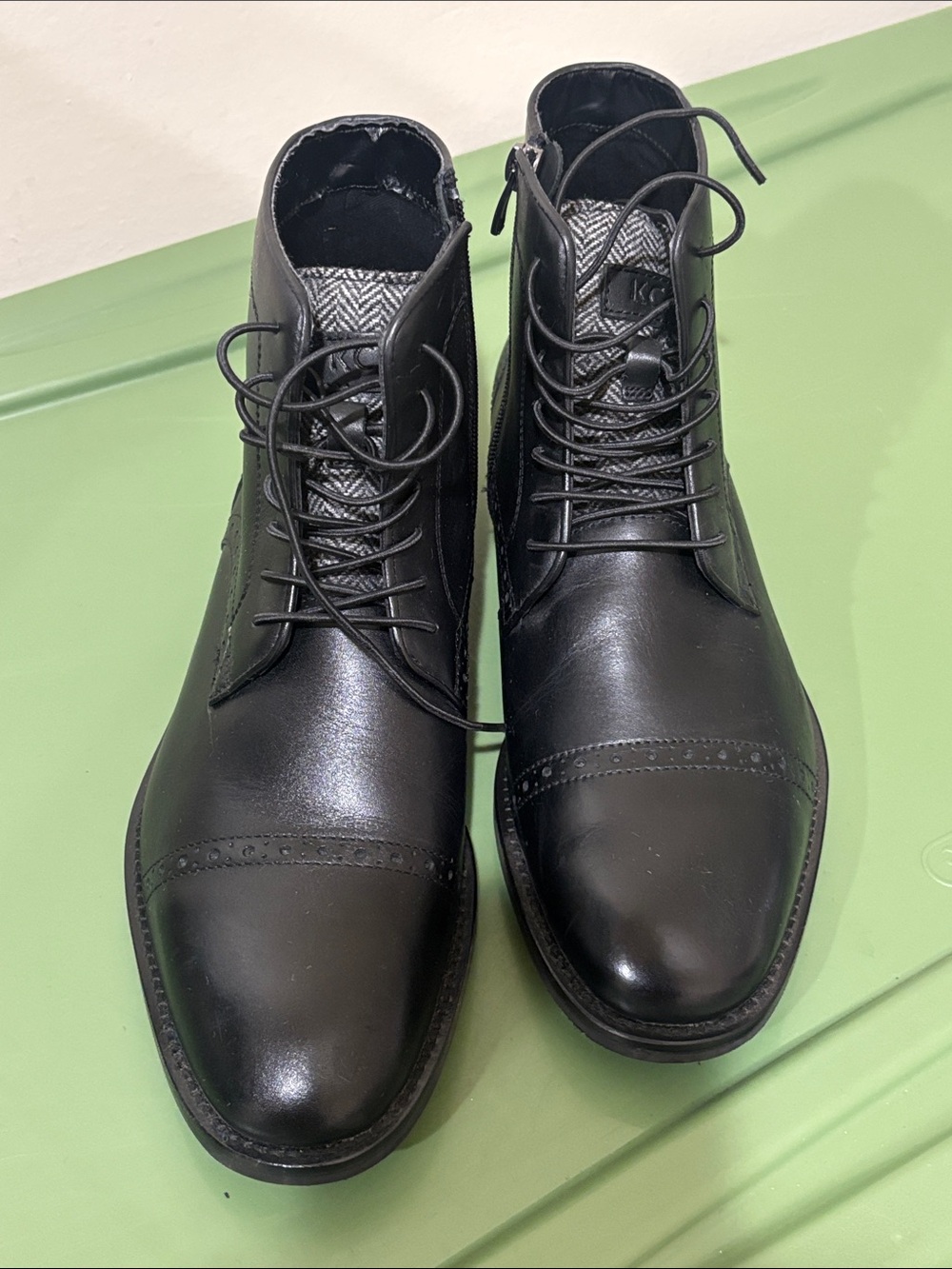 Kenneth Cole Black Leather Chukka Lace-Up Boots